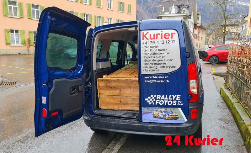 Kleinmöbel Transport Antiker Schrank von Glarus nach Zürich geliefert mit 24h Kurier